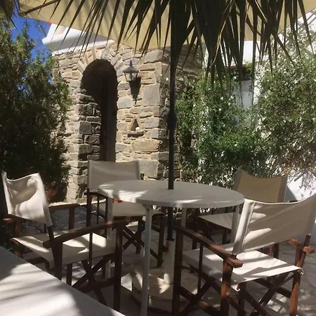 In Drios, Paros Island, Greece. Дом отдыха Дриос
