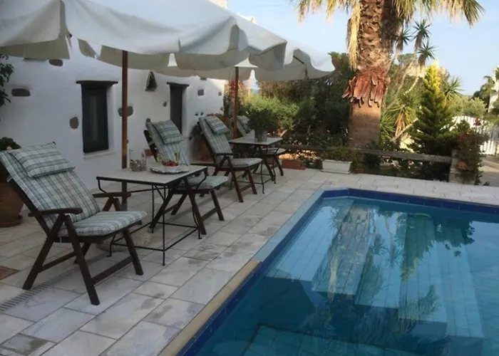 بيت للعطل In Drios, Paros Island, Greece. *